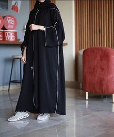 Black And White Abaya Designs, Abaya For Teenagers, Color Abaya Design, Abaya For College, Pardha Model Black, Abaya Fashion Black Simple, Abaya Fashion Black Muslim, Abaya Burkha Design Black, Abaya Designs Latest Dubai 2023