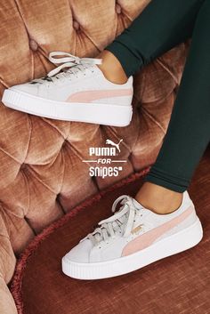 Puma Sneakers Womens, Dr Shoes, Shoe Inspo, Puma Sneakers, Kinds Of Shoes, Pumas Shoes, Photography Fashion, Dream Shoes, Shoe Obsession