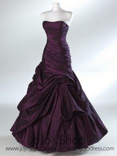 Purple Ruched Strapless Fit And Flare Formal Evening Dress HB2012B Chique Outfits, Goth Dress, Prom Girl, Flight Jacket, Belt Black, Red Prom Dress, Gorgeous Gowns, Purple Wedding, Formal Evening Dresses