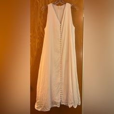 Attached Cotton Slip. Two Slash Pockets. A Stunning Comfortable Summer Party Dress. In Excellent Condition. Size Large. Maxi Linen Dress, Cotton Slip, Linen Maxi Dress, Summer Party Dress, White Maxi, Linen Dress, Women Dresses, Summer Party, Party Dress