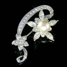 "PERFECT GIFT /WEDDING GIFT FOR BRIDE / BRIDESMAID / LADY! This is a Brand New, stunning Creme white Pearl double Flower Brooch. The brooch is made with Swarovski crystals measuring 1 1/4\" (3.0cm) wide and 2\" (5.0cm) high. This item is proudly approved by Sarah from Etsy Marketplace Integrity team. Prices are in US$. For shipping policies and other important information, click on \"profile\" on the right. See an item that you like but has already been sold? Contact me to see if I have more! Th Beautiful Baubles, Stick Earrings, Pearl Gifts, Wedding Bridesmaid Jewelry, Bridesmaid Gifts Jewelry, Wedding Gifts For Bride, Wedding Brooch, Mother Of Bride, Flower White