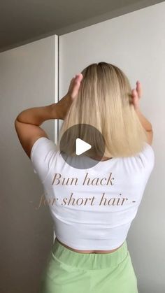 Bun Hack For Short Hair, Bun Hack, Short Hair Up, Short Hair Hacks, Short Hair Bun, Hair Bun Tutorial