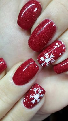 50 Festive Christmas Nail Art Designs To Wow This Season Red Christmas Nails, Holiday Nail Designs, Christmas Nails Easy, Red Nail