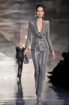 Giorgio Armani Designer, Armani Fashion, Armani Dress, Armani Suits, 2010 Fashion, Armani Women, Future Outfit, Armani Prive, Trendy Fall Outfits