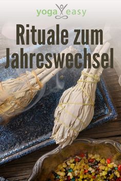 Die schönsten Rituale für die Zeit zwischen Weihnachten und Neujahr Angel Meditation, Winter Party Outfit, Partner Yoga, Iyengar Yoga, Chakra Yoga, Easy Yoga, Food Pin, Yoga Lifestyle, Natural Energy