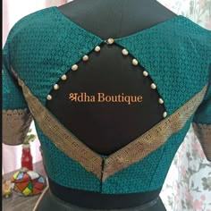 Blouse Back neck Traditional Blouse Designs Back Neck, Blouse Back Drop Neck Designs, Zari Blouse Back Neck Designs, Blouse Neck Designs Indian Back, Bout Neck Blouse Design Latest, Back Neck For Blouses, Neck Models For Blouse, Modern Blouse Designs Back, Pack Neck Blouse