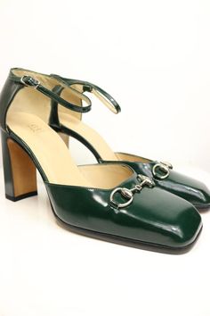 Gucci by Tom Ford Classic Green Leather Square Toe Strap Pumps 2 Luxury Green Heels With Buckle Closure, Green Square Toe Heels For Formal Occasions, Formal Heels With Horsebit Detail And Block Heel, Gucci Elegant Heels With Buckle Closure, Elegant Gucci Heels With Buckle Closure, Elegant Green Square Toe Heels, Gucci Block Heel Shoes With Buckle Closure, Gucci Horsebit Heels For Office, Gucci Elegant Square Toe Heels