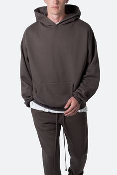 The Every Day Hoodie features a relaxed fit with a dropped shoulder design, front pouch pocket, ribbing at the wrists and waist, and finished in both a washed and brushed fleece fabric. details relaxed fit 100% cotton, 360 gsm model is 6’1, 140 lbs and wears a size medium 140 Lbs, Fuzzy Cardigan, Basic Hoodie, Hoodie Fits, Denim Patches, Sherpa Jacket, Denim Flares, Shoulder Design, Fabric Details