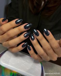 Black Nails Silver Chrome, Black Gel Nails With Chrome, Black Chrome Gel Nails, Black Nails Chrome Design, Black Rainbow Chrome Nails, Black Nails With Pearl Chrome, Dark Silver Chrome Nails, Black Nails With Pink Chrome, Black Nails With Silver Chrome