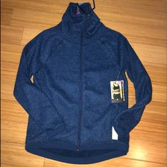 New Avia Athletic Polar Fleece Heathered Blue Cowl Neck Jacket. Has Pockets And Drawstring At Neck. Zips Closed. Size Xs!! Cozy Blue Fitted Outerwear, Fitted Cozy Blue Outerwear, Blue Fleece Jacket For Fall, Blue Long Sleeve Cozy Fit Outerwear, Blue Cozy Fit Long Sleeve Outerwear, Blue Fitted Warm Outerwear, Cozy Blue Fleece Jacket For Fall, Fitted Blue Cozy Outerwear, Blue Fleece Jacket With Pockets For Sports