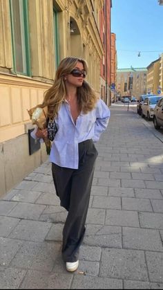 Scandinavian Fashion Women, Cosy Fashion, Aesthetic Feed Instagram, Scandinavian Outfit, Matilda Djerf Style, Scandi Fashion, Aesthetics Photography, Minimalistic Fashion, Photography Social Media