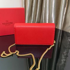 Size: 20cm*4cm*10cm It comes with Dust box, Care manual, Tag, and Paper bag. Valentino Bags, Cute Bag, Bosnia And Herzegovina, Paper Bag, Thing 1, Things To Come, Velvet