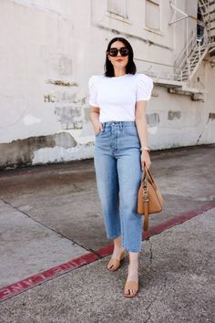 Celana Jins Wanita, Balloon Jeans, Casual Chic Outfits, Mom Jeans Outfit, Western Wear Outfits