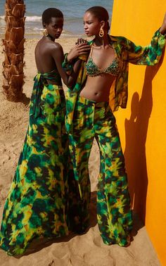 Cuban Style Fashion, Ss24 Resort, 2023 Prints, Confidence Quotes For Women, Chiffon Palazzo Pants, Summer Fashion Ideas, Raisa Vanessa, Poses Summer, Chiffon Crop Top