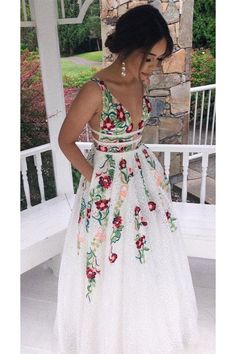 White Prom Dress Long, Diy Prom, White Prom, Prom Dresses Long Lace, Boda Mexicana, Prom Dresses With Pockets, Prom Dresses Two Piece, Lace Prom Dress, White Prom Dress