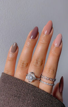 Neutral Nail Designs, Mauve Nails, Brown Nails Design, Nagellack Trends, Fall Nail Trends, October Nails, Nails 2022, Beige Nails