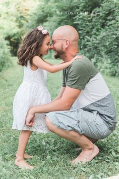 Ya falta menos mi niña Father Daughter Poses, Father Daughter Pictures, Father Daughter Photos, Father Daughter Photography, Children Pictures, Cute Family Photos, Family Photoshoot Poses, Family Portrait Poses