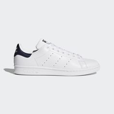 Stan Smith Shoes White M20325 Smith Shoes, Chloe Grace, Everyday Shoes, Adidas Shop, Katie Holmes, Design Minimalista, Adidas Online, White Adidas, Sneakers White