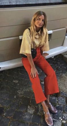 How To Style Red Pants, Summer Corporate, Fem Fashion, 2024 Outfits, Look Retro, Wardrobe Inspiration, Mode Inspo, Styling Ideas, Female Fashion