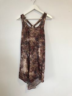 ♥ Beautiful floral dress with super high-rise print ♥Lose Fits XS-M ♥Brand: Initial ♥Great vintage condition Note: All sales are final Black Velvet Pants, Beautiful Floral Dresses, Velvet Pants, Floral Tank, Tank Dress, Linen Shirt, Floral Dress, Tank Top Fashion, Brooklyn