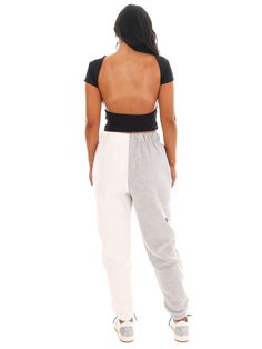 Show off your school spirit with this Tennessee Helmet Comeback Top! Featuring the iconic power T helmet and an open back, this crop top is perfect for game day or any day. Represent your Volunteers in style and comfort. Go Vols! Sporty Crop Top For Game Day, White Athleisure Crop Top For Streetwear, Sporty Cropped Crop Top For Streetwear, Casual Black Color Block Crop Top, Trucker Hat Fashion, Go Vols, Gameday Dress, University Of Tennessee, Heel Slippers