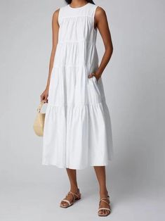 "Sleeveless dress. Summer linen dress. Side seam pockets. With button opening in the back. Very comfortable dress. The model is wearing size S and is 172 cm/5'8 tall. 100% softened Lithuanian linen. GARMENTS ARE DESIGNED FOR 164-176 CM HEIGHT ( 5'5\"-5'9\") PLEASE LEAVE A NOTE WITH YOUR ORDER, IF YOUR HEIGHT DOES NOT FALL IN THIS RANGE. SIZE GUIDE Body measurements: in cm / inch: XS bust / 80-84 cm (31,5\"- 33\") waist / 62-66 cm (24\"- 26\") hips / 84-88 cm (33\"- 34,5\") S bust / 84-90 cm (33\ Look Working Girl, Fashion 40s, 2000 Fashion, Long Linen Dress, Summer Linen Dresses, Sleeveless Dresses, White Crew Neck, Dress Handmade, Dresses Xxl