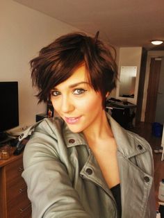 50 Different Types of Bob Cut Hairstyles to try in 2014 Short Choppy Haircuts, Hipster Hairstyles, Short Sassy Haircuts, Choppy Haircuts, Sassy Haircuts, Girls Short Haircuts, Short Wavy Hair, Girl Haircuts