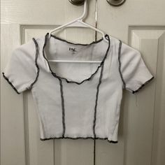 Brand New Never Worn. Size Xs But Stretchy Could Fit Small. Adorable Detailing And Slightly Cropped. Cheap Y2k Cropped Crew Neck Shirt, Tops For College, Crop Top Aesthetic, College Wear, Pacsun Tops, Shirt And Pants, Cute Shirts, White Tops, Pacsun