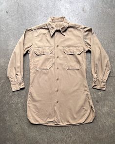 Great vintage US Army officers cotton shirt Measurements flat lay: pit to pit - 17.5" shoulders - 14.5" total length - 28" sleeve length - 19" Military Style Button-up Work Shirt, Military Style Button-up Shirt For Work, Military Style Workwear Button-up Shirt, Military Style Collared Shirt For Workwear, Military Style Shirt For Work With Button Closure, Military Style Shirt With Buttons For Work, Military Style Workwear Shirt With Buttons, Military Long Sleeve Work Shirt, Cotton Uniform Shirt With Long Sleeves