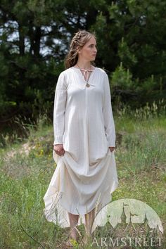 Long muslin underdress chemise for women "Trea the Healer" for sale. Available in: milk white cotton muslin, dusty pink muslin, cinereous muslin, french gray muslin, white cotton muslin :: by medieval store ArmStreet Peasant Style Long Sleeve Linen Dress, Healer Costume, Viking Diy, Nordic Witch, Hobbit Costume, Medieval Outfits, French Gray, Clothing Closet, White Costumes