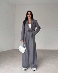 Different Suit Styles, Short Grunge Hair, Elegant Cocktail Dress, Pantsuits For Women, Cute Couples Kissing, Art Dress, Grunge Hair, Autumn Outfit