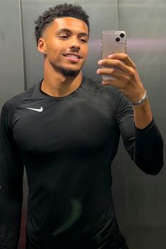 Movie Night Outfit Casual, Tall Black Men, Movie Night Outfit, Ryan Shay, Night Outfit Casual, Classy Fashion Style, Black Hair Cuts, Light Skin Men, Black Men Haircuts