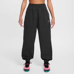 Oversized Cargo Pants, Star Pants, Boys And Girls Club, Swoosh Logo, Nike Fashion, Girls Club, Military Discounts, Urban Jungle, Shoe Size Chart