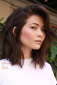 Shoulder Length Hair Full Face, Bob Haircut On Wavy Hair, Thick Short Hairstyles Shoulder Length, Shoulder Length Hair Textured, Low Maintenance Haircut Wavy Hair, Textured Shoulder Length Bob, Shoulder Length Bob Side Part, Shoulder Length Textured Hair, Shoulder Length Haircut Side Part