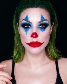 Joker Girl Makeup, White Face Paint, Unique Couple Halloween Costumes, Der Joker, Red Lip Color, Make Do, Makeup Must Haves