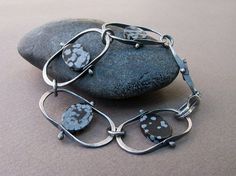 Chain Gang, Handmade Chain, Artisan Bracelets, Jewelry Design Inspiration, Wire Work Jewelry, Jewelry Techniques, Snowflake Obsidian, Work Jewelry, Creative Jewelry