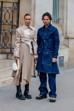 Men’s Fashion Week 2023, Paris Fashion Week 2024 Street Style, Mens Fashion Week Street Style, Mens Fashion Denim, Denim Skirt Fashion, Beige Boots, Fashion Paris