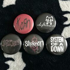 Battle Jacket, System Of A Down, Cool Pins, Emo Scene, 판타지 아트, Cute Pins, الرسومات اللطيفة