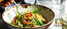 The Cortisol Detox Diet: A 2-Week Meal Plan to Reduce Stress Hormones Healthy Pesto, Swollen Knee, Knee Pain Exercises, Pasta Alternative, Pan Fried Salmon, Easy Spaghetti, Zucchini Pasta, Knee Pain Relief, Meal Suggestions