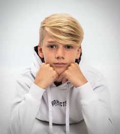 Horror Photoshoot, Blonde Portrait, Boy Haircuts Short, Blonde Kids, Baby Boy Haircuts, Scary Creepy, Diy Haircut, Giving People