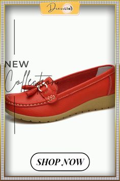 Cowhide Retro Casual Tassel Flat Shoes Leather Tassel Loafers With Flat Heel, Casual Tassel Loafers With Leather Sole For Spring, Casual Tassel Loafers With Round Toe For Fall, Casual Flat Tassel Loafers For Fall, Casual Tassel Loafers For Fall, Casual Tassel Loafers With Rubber Sole, Casual Slip-on Loafers With Tassels, Fall Tassel Slip-on Moccasins, Casual Tassel Slip-on Loafers