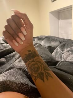 #tattoo #virtualstylist #viralpins Dainty Finger Tattoo Simple, Tattoo Ideas Female Small Black Women, Side Of Waist Tattoo, Rose Arm Tattoos For Women Forearm, Rist Tattoo, Back Of Wrist Tattoo, Small Tattoos Female, Unique Tattoos For Women Meaningful, Small Tattoos On Wrist