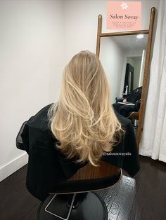 Quiet Luxury Blonde Hair, Sunny Blonde Balayage, Babylights Blonde Hair, Grown In Blonde Hair, Balayage And Babylights, Blonde Balayage Layers, Painted Blonde Hair, Swedish Hairstyles, Highlights Grown Out