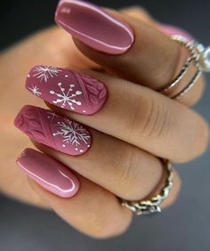 Pink Nails Winter, Winter Nails Pink, Pink Christmas Nail, Unghie Nail Art, Sweater Nails, Pretty Nail Art Designs, Snowflake Nails