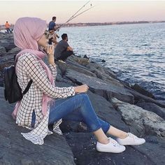 Pinned via #MrsRawabdeh | Muslim Outfit, Pakistani Dresses Casual, Mode Abaya