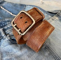 "Lifetime belt suitable for women and men Full of style and adds to any outfit Available in all sizes and colors  Genuine vintage Leather belt 43mm handmade classic for jeans Material: 100% Leather Color: Brown 100% real picture ! - Small - 28\" - 32\" (71 - 81cm) - Medium - 32\" - 36\" (81 - 91cm) - Large - 36\" - 40\" (91 - 102cm) - XL - 40\" - 44\" (102 - 112cm) - XXL - 44\" - 48\" (112 - 122cm)" Vintage Adjustable Brown Belt Buckles, Classic Adjustable Brown Belt Buckles, Adjustable Brown Belts With Antique Buckle, Classic Adjustable Brown Belt Buckle, Rustic Brown Belt Buckles, Casual Adjustable Belt With Antique Buckle, Vintage Brown Belt With Antique Buckle And Adjustable Fit, Brown Belts With Brass Buckle For Everyday, Brown Adjustable Belts And Suspenders With Antique Buckle