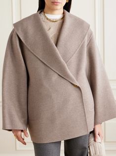 LORO PIANA Cashmere coat | NET-A-PORTER Loro Piana Coat, Smart Coat, Jean Trench Coat, New Africa, Loro Piana, Cashmere Coat, Ski Wear, Clothes Collection, Everyday Wardrobe