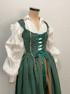 Elf Renfaire Outfit, Colorful Ren Faire Outfit, Green Ren Faire Outfit, Green Renfair Outfit, Medieval Underbust Dress For Larp, Dress Sketching, Ren Faire Bodice, Ren Faire Layered Skirt, Faire Dress