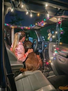 Winter Christmas lights jeep florida tropical island beach Christmas Decor For Jeep, Christmas Car Decor Ideas, Jeeps Decorated For Christmas, Car Christmas Lights, Christmas Jeep Wrangler, Jeep Decorations For Christmas, Decorate Car For Christmas