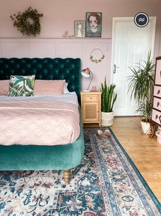 Beautiful Bedroom. Bedroom Decor Ideas. Washable Rugs. Pink Green Bedroom, Green And Pink Bedroom, Green Headboard, Green Bedrooms, Jade Design, Pink Bedroom Decor, Eclectic Interior Design